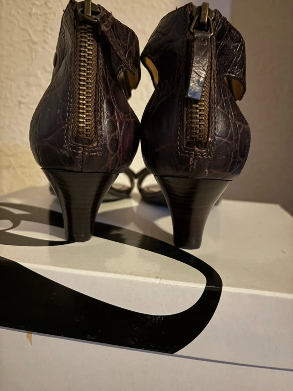 Nine West Dark Brown T-Strap Kitten Heel Sandals - Picture 4 of 5